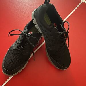Reebok Men's Black and Gray Athletic Shoes